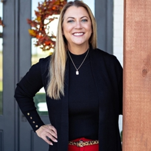 JANELLE TUCKER, Insurance Agent