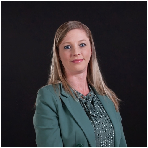 Kira Jones, Comparion Insurance Agent