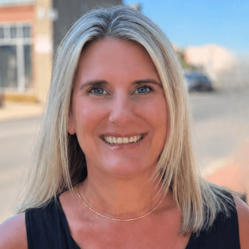 Lara Buchner, Comparion Insurance Agent