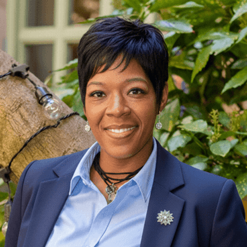 Robyn Dennis, Comparion Insurance Agent