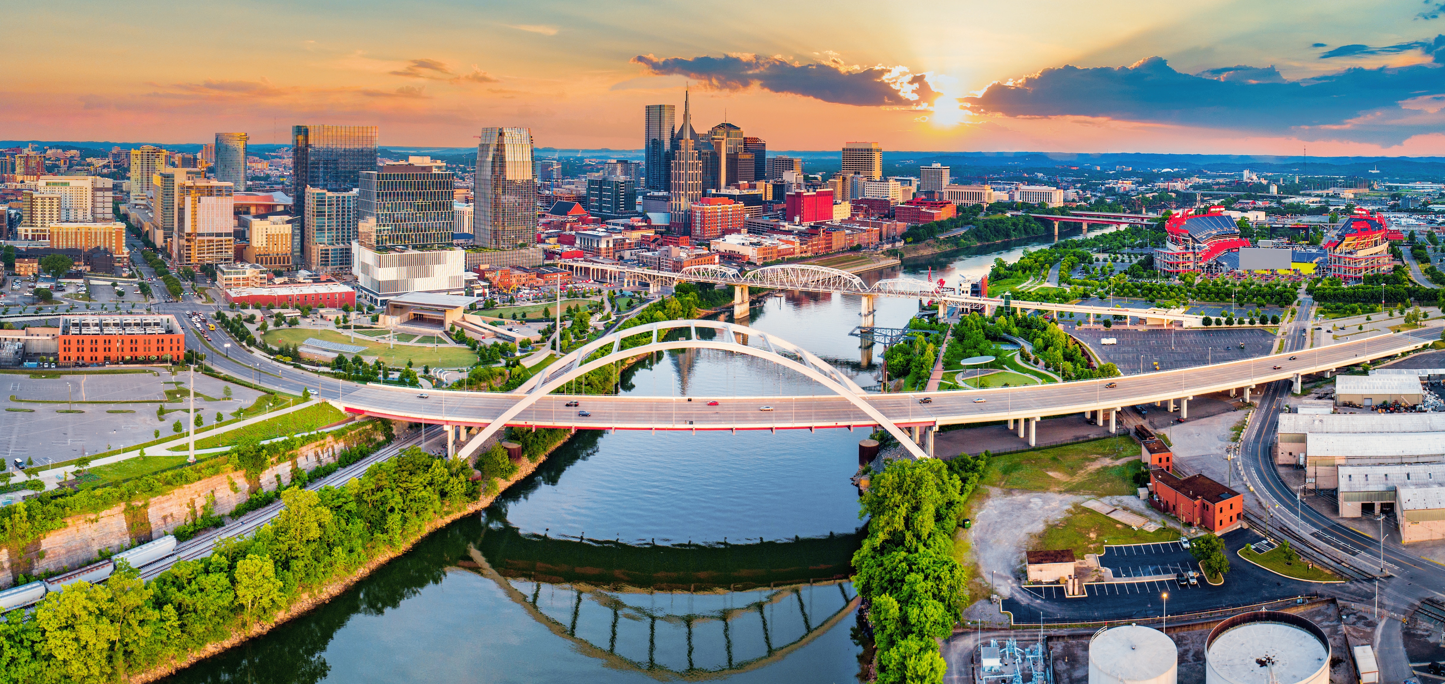 Nashville skyline overlooking the Cumberland River